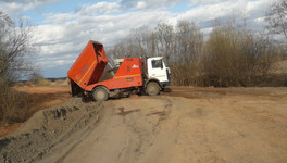 В пойму реки Чепца в Кирово-Чепецком районе сбрасывают пыль и грязь после уборки улиц