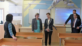 Новую школу в Урванцево проинспектировала замминистра просвещения РФ