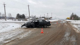 В Оричевском районе грузовой фургон совершил лобовое столкновение с легковым автомобилем. Пострадали три человека