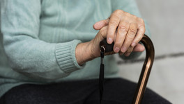В отделении Соцфонда опровергли информацию о невыдаче пенсионерке-инвалиду средств реабилитации