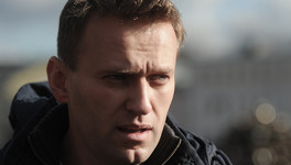 «Кировлес» взыскал с Навального и Офицерова более 2 миллионов рублей