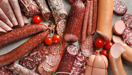 Онколог Черёмушкин: колбаса и сосиски могут вызвать рак