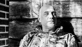 Писателю Захару Прилепину провели четыре сложнейшие операции