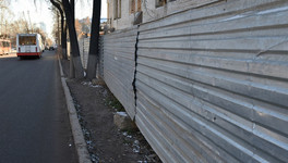 Застройщик, перекрывший тротуар у завода «КРИН»: «Все необходимые согласования мы получили»