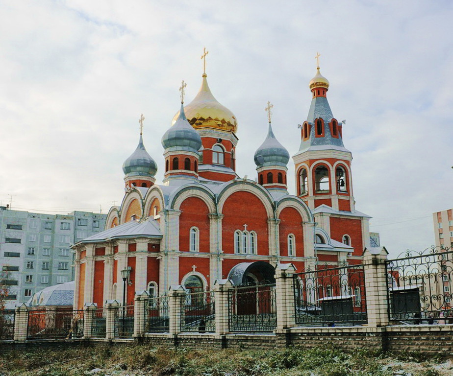 Храмы кирова. Церковь Пантелеймона целителя Киров. Церковь Пантелеимона целителя Киров. Храм великомученика и целителя Пантелеимона города Кирова.. Храм св Пантелеймона Киров.