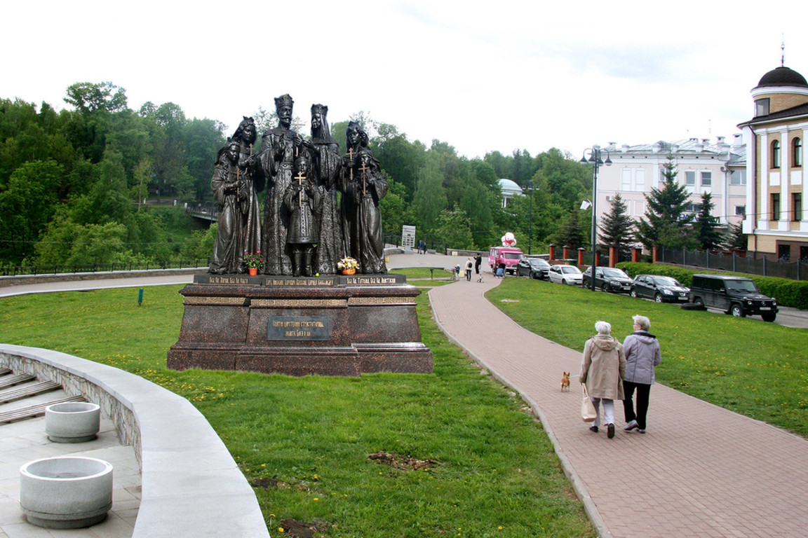 Фотография на памятник киров