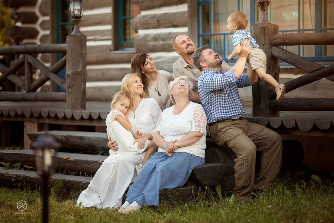 Почему русские родители. Большая семья. Большая счастливая семья. Семейная фотосессия. Красивые семейные фотосессии.