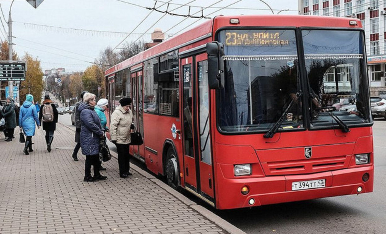 Транспорт киров автобусы. Автобус АТП Киров. Новые автобусы АТП Киров. Кировский автобус Киров. АТП Киров автовокзал.