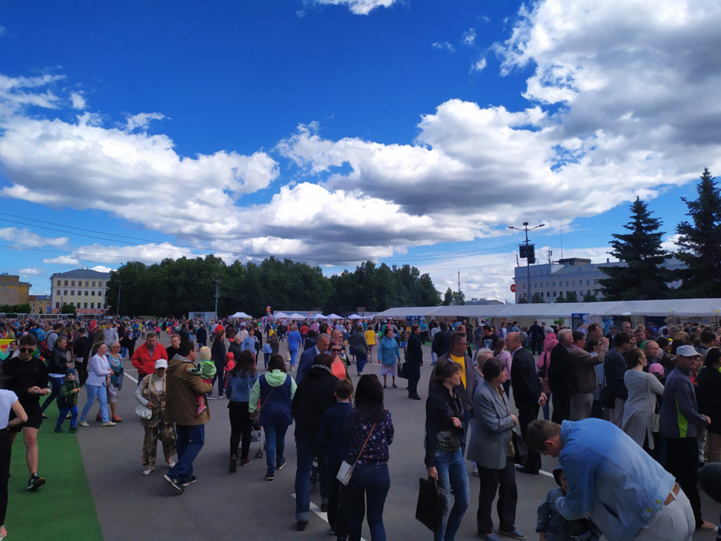 События в городе кирове. День города Киров. Праздник города Кирова. Население Кирова. Киров город население.