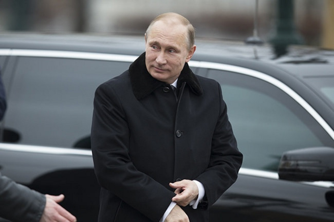 Владимир Путин в пальто