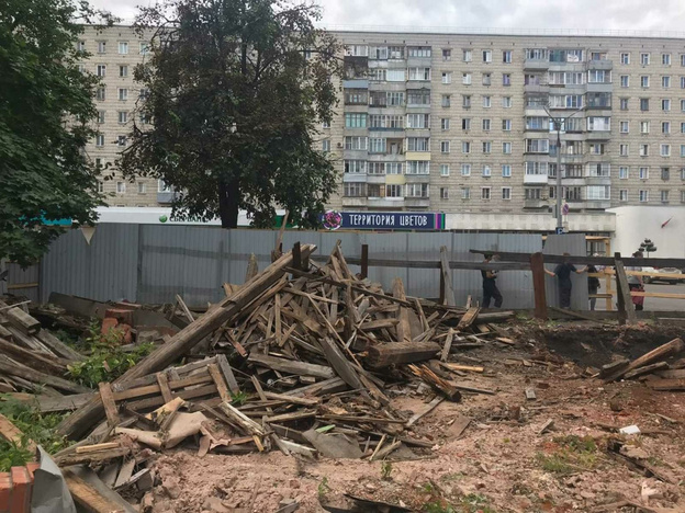 На месте проходной бывшего завода «КРИН» началась стройка