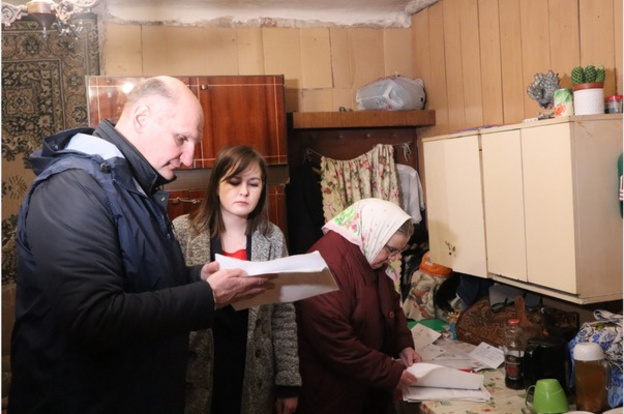 Жители дома в центре Кирова годами живут без отопления и воды