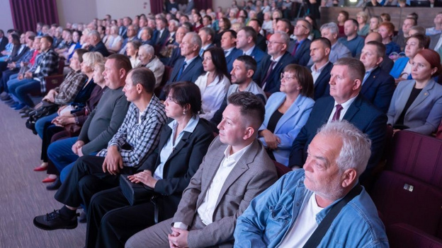 В Кирове в День города наградили отличившихся жителей