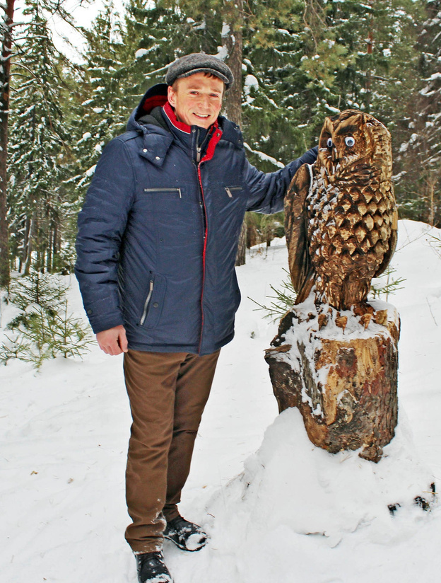 Житель Вятских Полян украсил парк фигурами животных, которые он вырезал из дерева