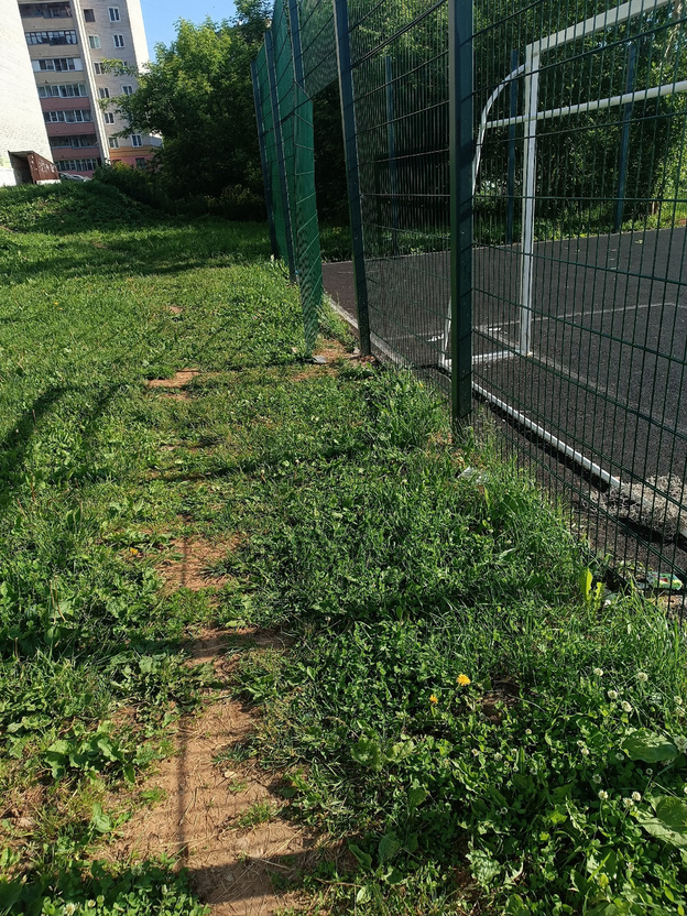 В Кирове через суд хотят заставить подрядчика отремонтировать спортплощадку