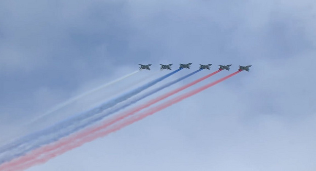 Как прошёл парад на День Победы в Москве. Фото и видео