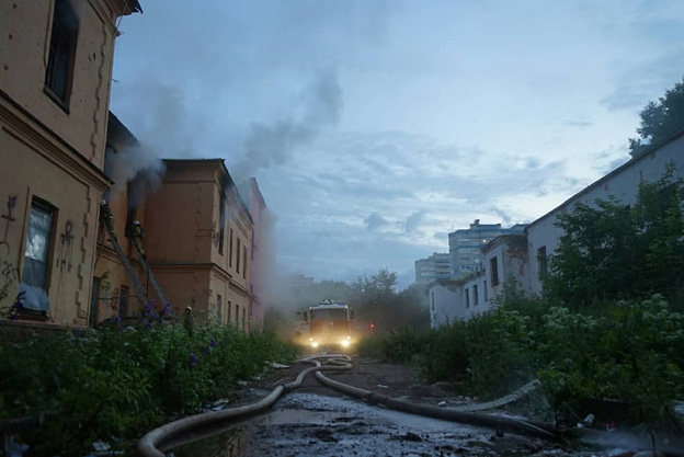 В центре Кирова снова горело здание бывшего «больничного городка»