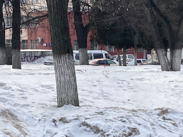 В Кирове на Театральной площади заметили скопление сотрудников правопорядка