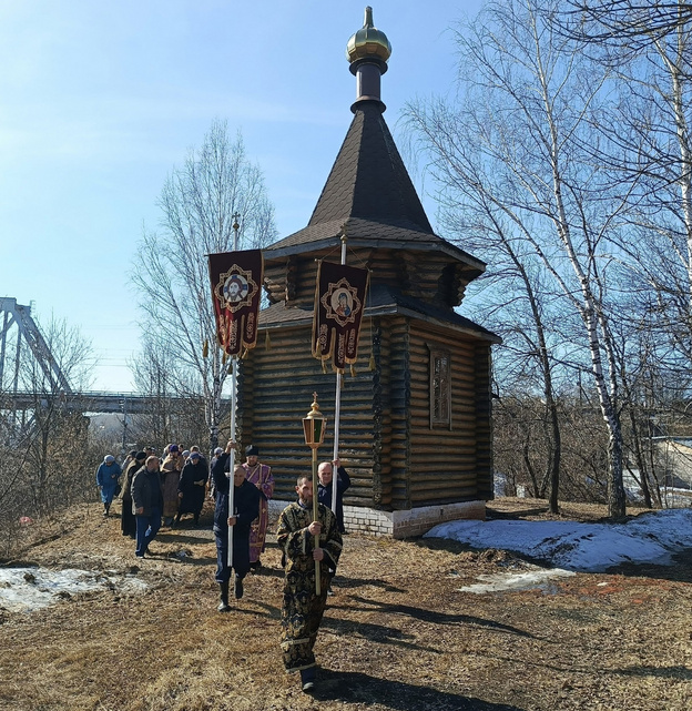 В Котельниче освятили крест для часовни