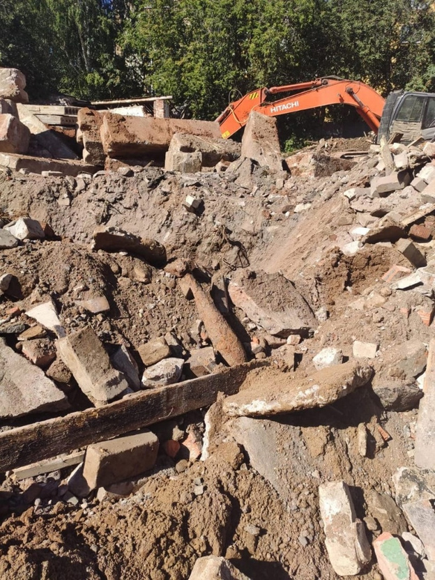 В Кирове во время раскопок нашли мину. Местных жителей эвакуировали