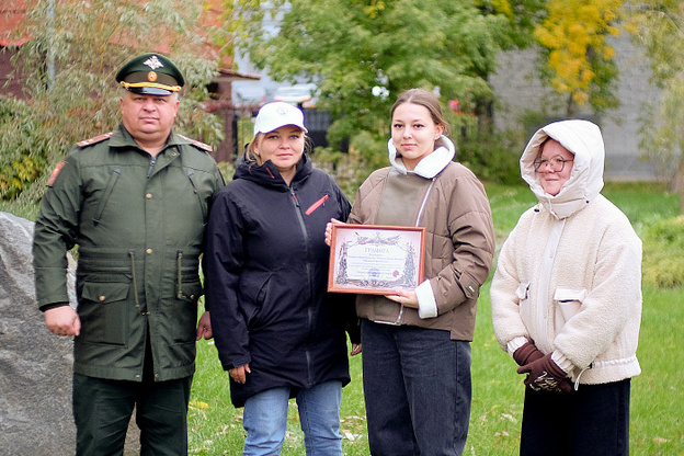 В сквере Семьи установили памятные таблички