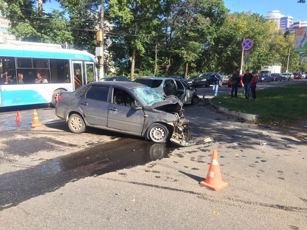 В жёстком ДТП на Московской пострадало три человека