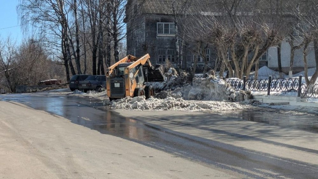 В Кирове начинают комплексную очистку улиц