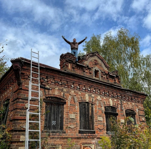 Новый собственник Огнётовского замка в Яранском районе приступил к его реставрации