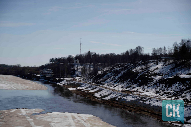 Ледоход на Вятке 2026. Фоторепортаж с набережной
