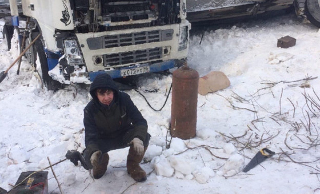 Водителю, замерзавшему на трассе в Афанасьевском районе, дали гостиницу