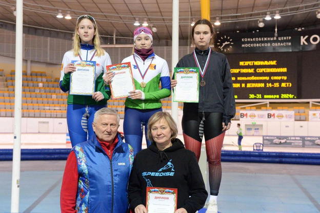 Кировские конькобежцы завоевали семь золотых медалей на межрегиональных соревнованиях