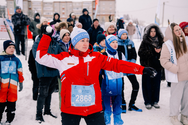 Кировская область встала на лыжи: более 10 000 участников стартовали на «Лыжне России»