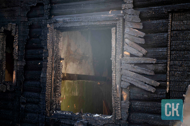 Фоторепортаж с места пожара на Володарского, 72а: что это был за дом и что от него осталось