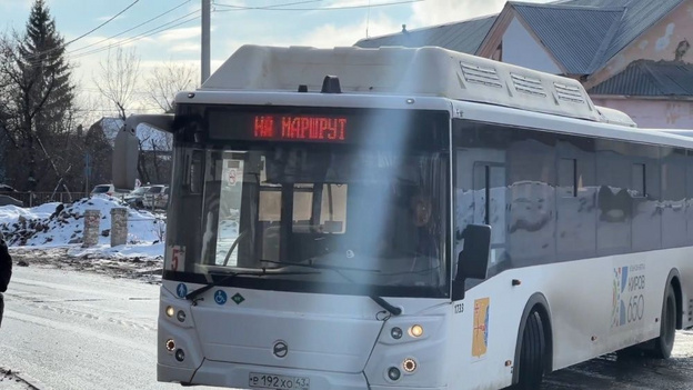 На кировских автобусах меняют указатели маршрутов