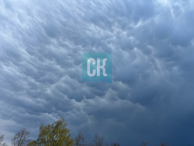 В небе над Кировом заметили редкие облака