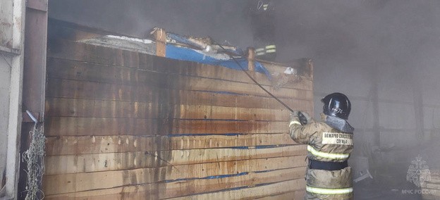 В Кирово-Чепецком районе произошёл пожар в здании цеха деревообработки