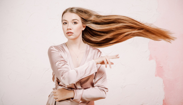 «Не бойтесь сульфатов и парабенов»: косметик-эстетист рассказала, как восстановить волосы после зимы