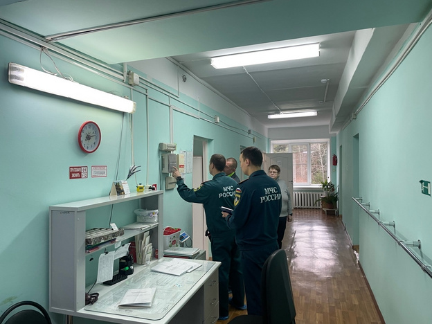 МЧС усилило контроль за безопасностью больниц в Юрьянском районе