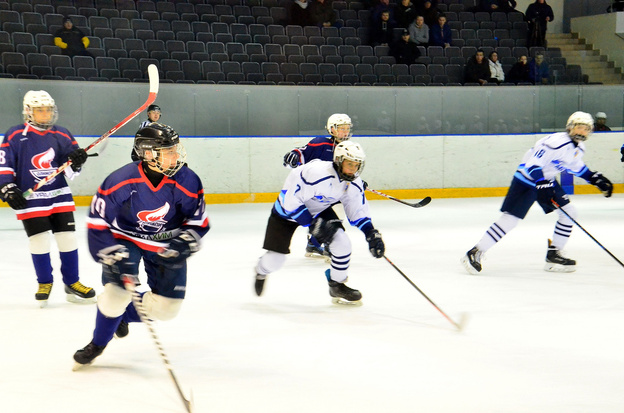 «УРАЛХИМ» подарил юным хоккеистам «Олимпии» спортивную форму на 2 миллиона рублей