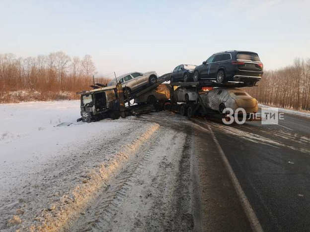 В Татарстане из-за лопнувшего колеса кировчанка врезалась в автовоз