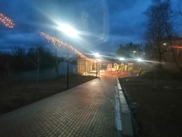 В Яранске после жалоб местных жителей включили освещение