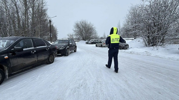 В Кирове эвакуируют машины, которые мешают проезду общественного транспорта
