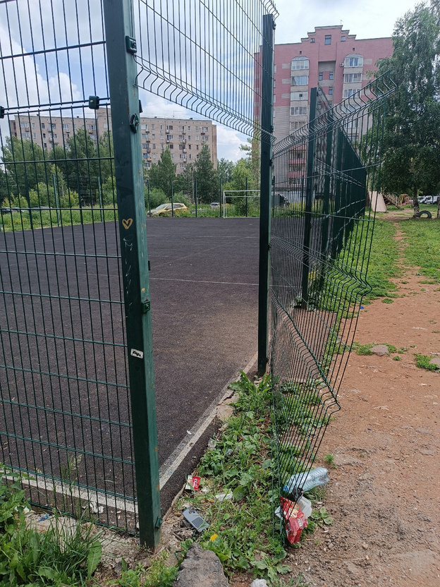 В Кирове через суд хотят заставить подрядчика отремонтировать спортплощадку
