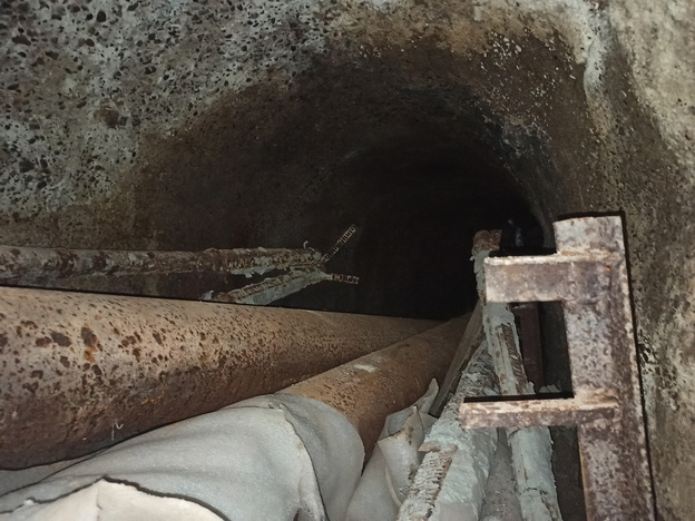 Легенды и тайны старого подземелья: репортаж из подземного хода в бывшем здании винного склада
