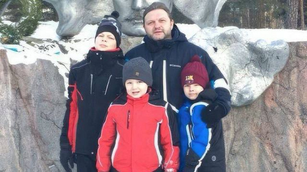 Никита Белых в день своего 50-летия опубликовал архивные семейные фото