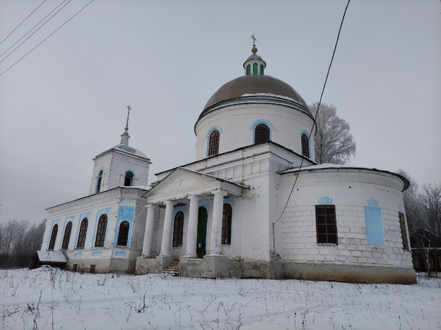 Заброшенные деревни, ледовая трасса и снежная лодка: 5 развлечений в Кировской области для любителей экстрима