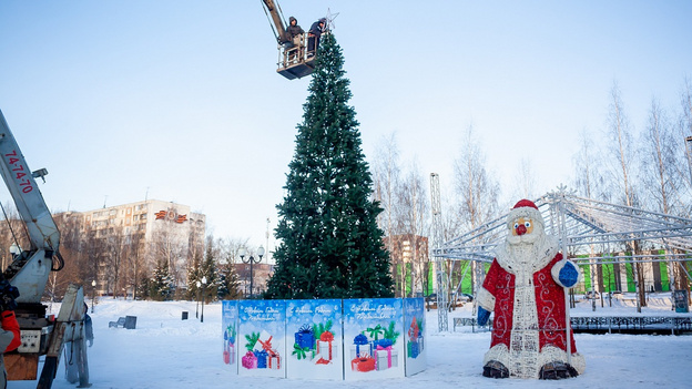 Дед Мороз, каток и ёлка: Кочуровский парк готовят к Новому году