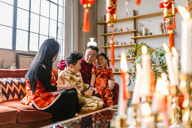 Фонари из бумаги, танцы в костюме дракона и деньги в конверте: что нужно знать о китайском Новом годе?