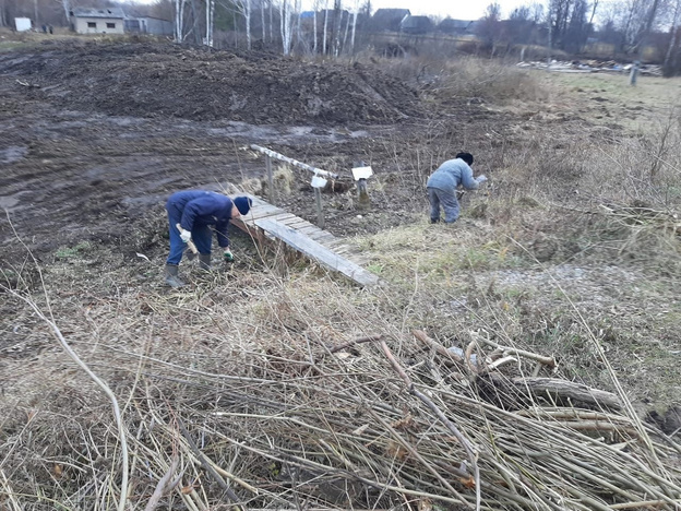 В Лебяжском районе местные жители сами расчистили и углубили деревенский пруд