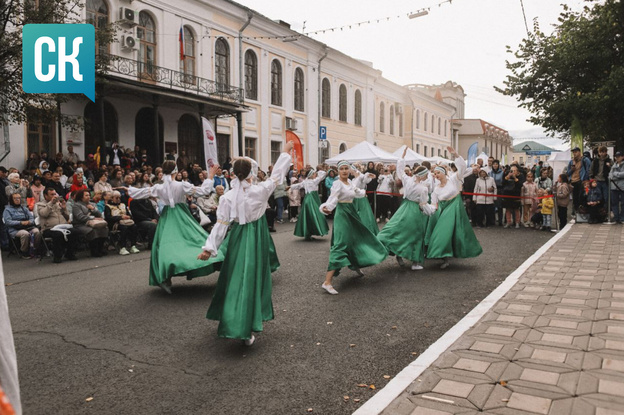 Праздник в честь юбилея Кирова на Пешеходной Спасской. Фотолента